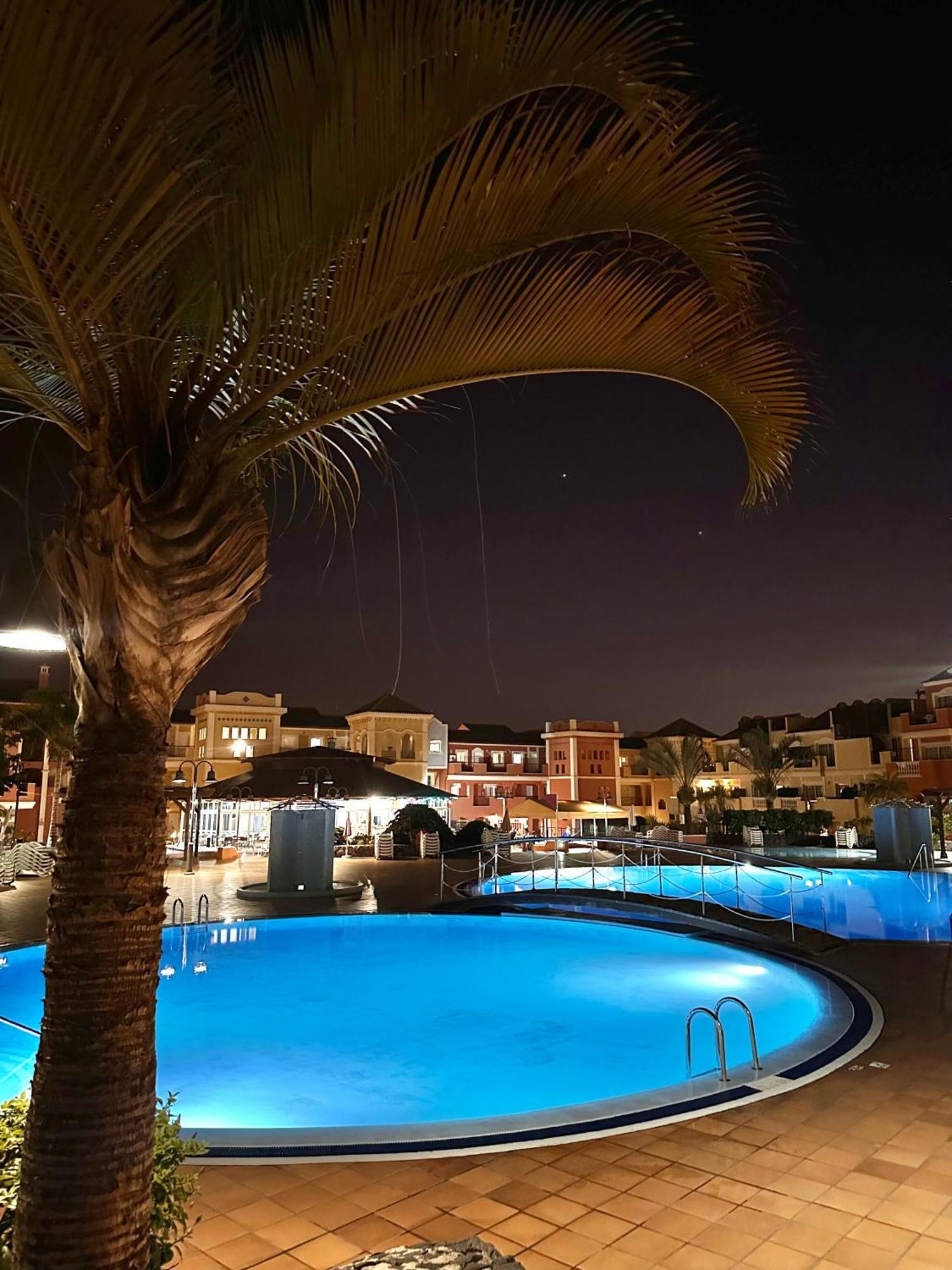 Sunny Apartment & Heated Pool Los Cristianos  Dış mekan fotoğraf